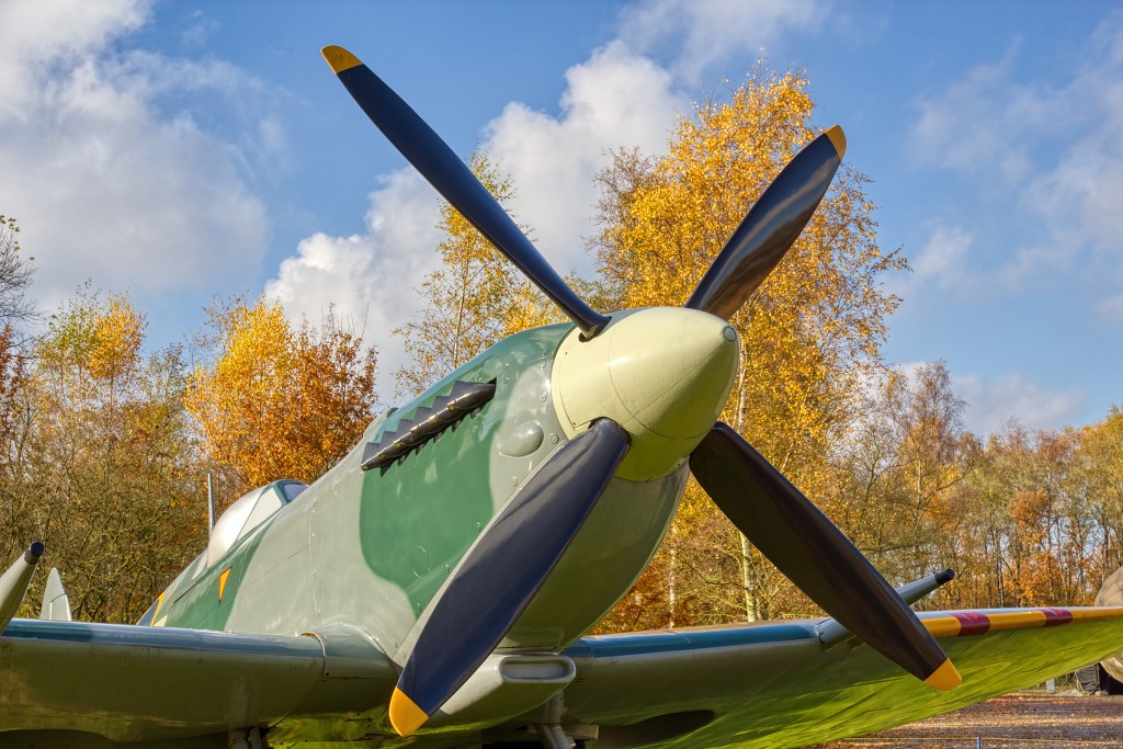 HDR urbex lost tank tanks truck trucks spitfire mig decay airplane abandoned abandonne vervallen verlaten military militair